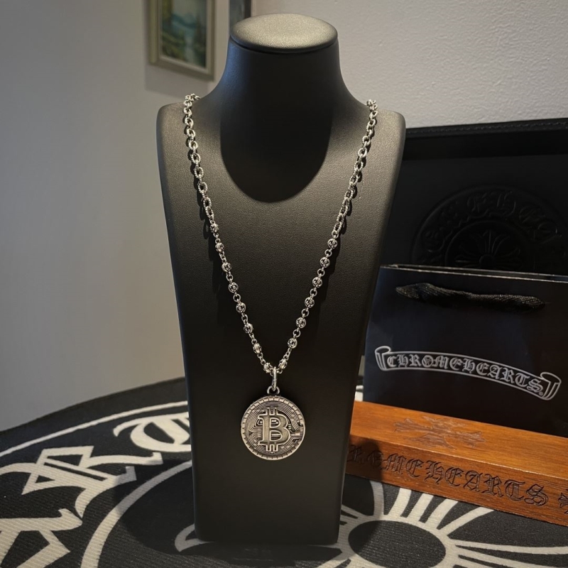 Ch**me He**ts necklaces